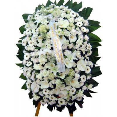 Coroa de flores modelo Charme
